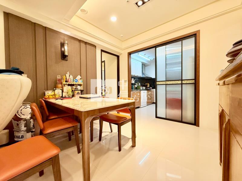 順天敦凰四房雙主臥三平車房屋室內格局與周邊環境