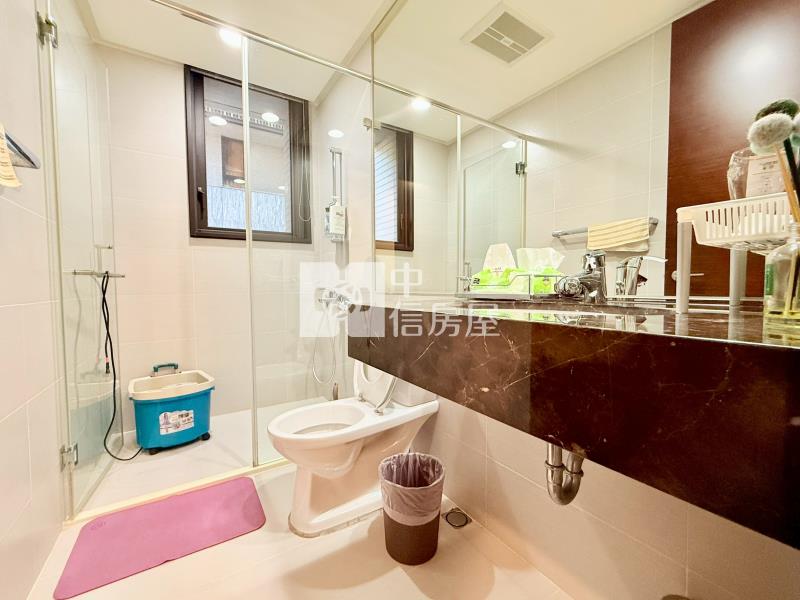 順天敦凰四房雙主臥三平車房屋室內格局與周邊環境