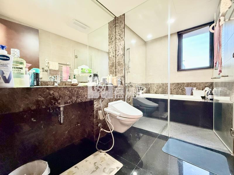 順天敦凰四房雙主臥三平車房屋室內格局與周邊環境