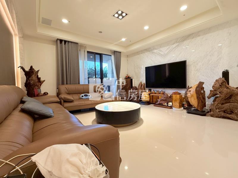 順天敦凰四房雙主臥三平車房屋室內格局與周邊環境