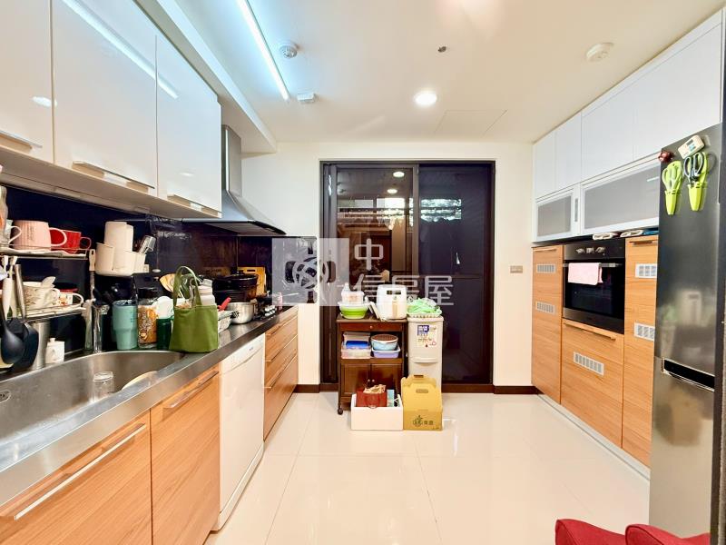 順天敦凰四房雙主臥三平車房屋室內格局與周邊環境