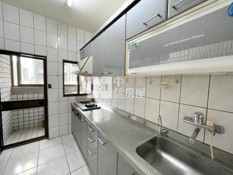 美村新皇家三房平車房屋室內格局與周邊環境