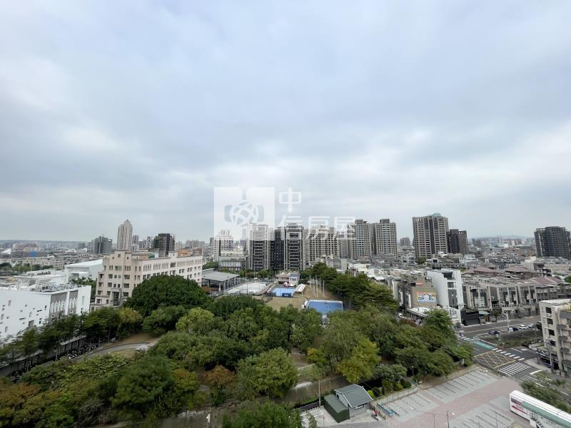 美村新皇家三房平車房屋室內格局與周邊環境