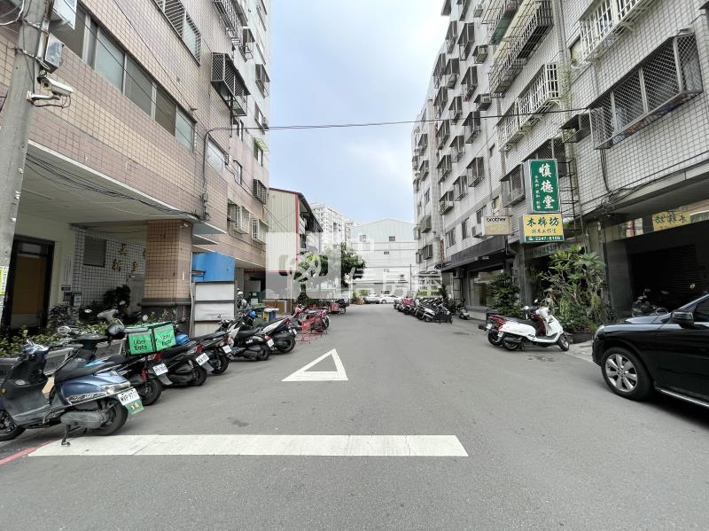 美村新皇家三房平車房屋室內格局與周邊環境