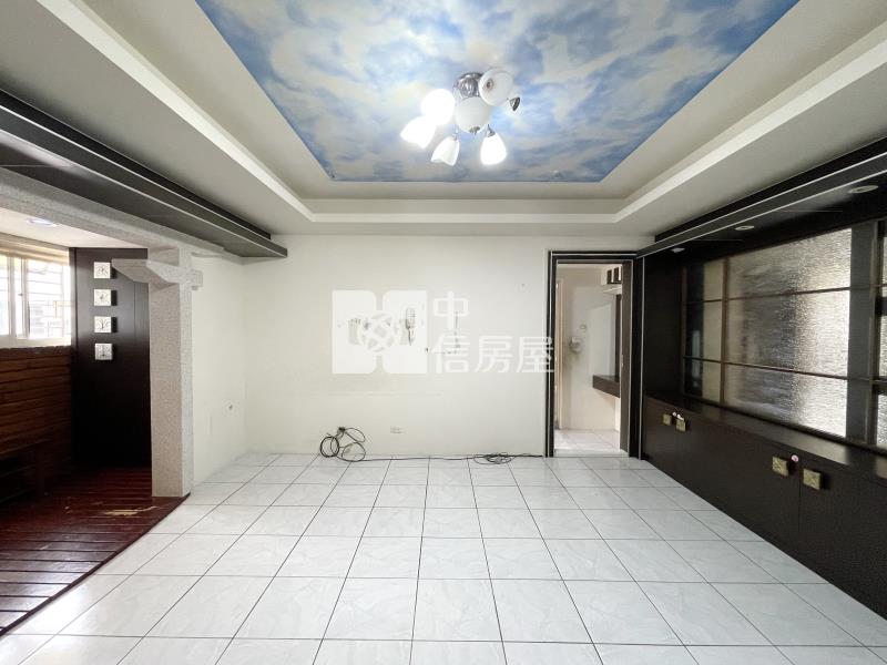 美村新皇家三房平車房屋室內格局與周邊環境