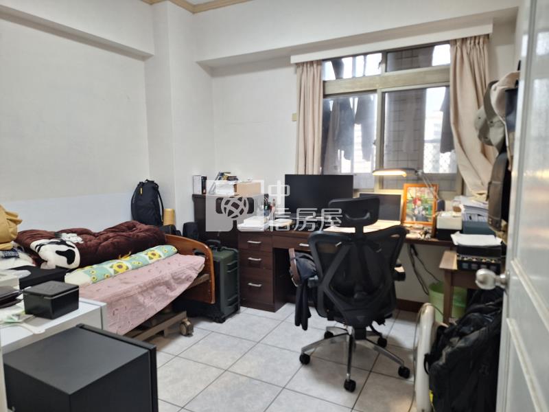 平鎮車站金碧輝煌4房房屋室內格局與周邊環境