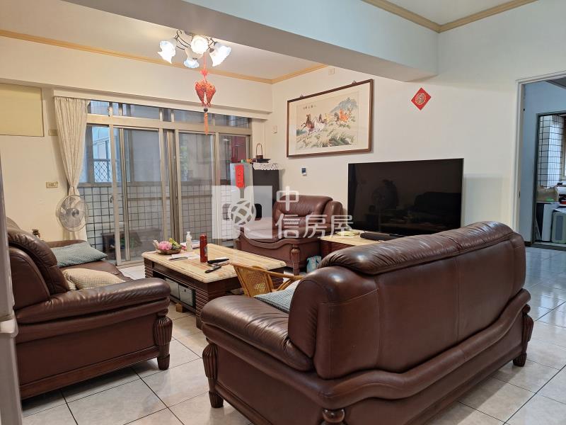 平鎮車站金碧輝煌4房房屋室內格局與周邊環境