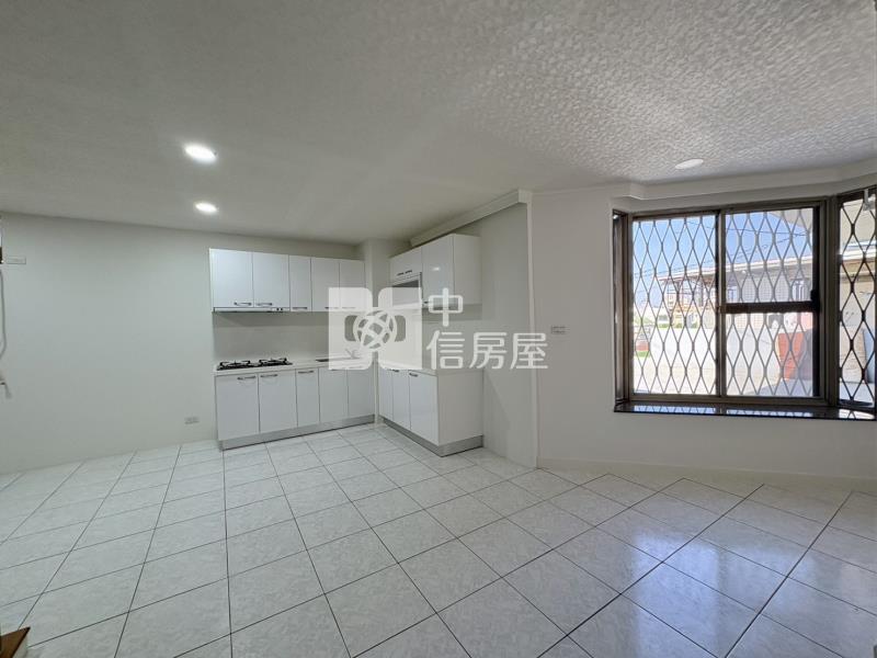 市政大空間四房平車暖心華廈房屋室內格局與周邊環境