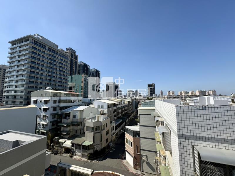 市政大空間四房平車暖心華廈房屋室內格局與周邊環境