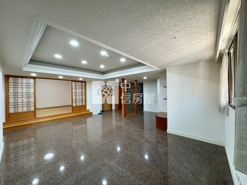 市政大空間四房平車暖心華廈房屋室內格局與周邊環境