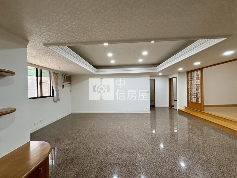 市政大空間四房平車暖心華廈房屋室內格局與周邊環境