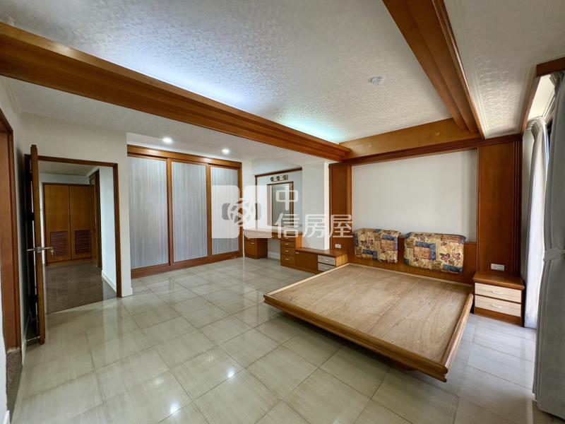 市政大空間四房平車暖心華廈房屋室內格局與周邊環境