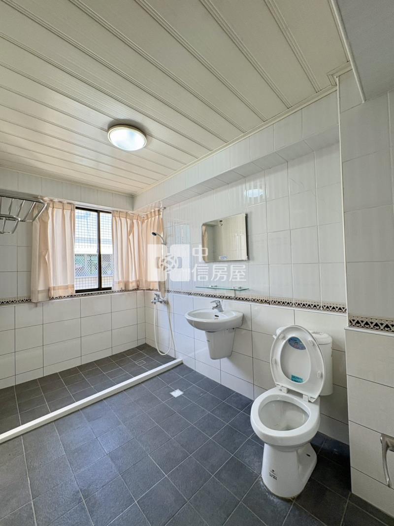 市政大空間四房平車暖心華廈房屋室內格局與周邊環境