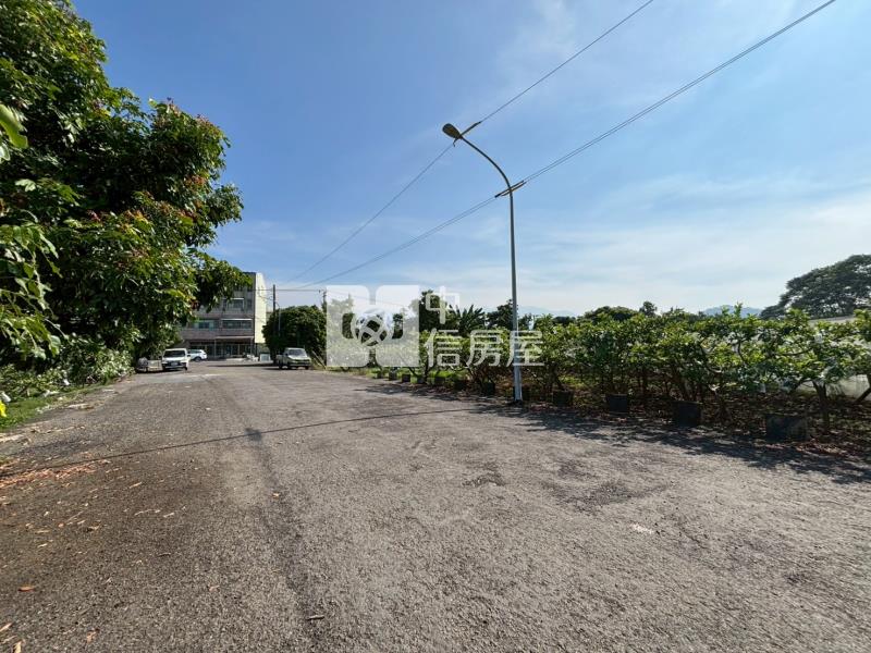 楠西區正路面乙種工業地房屋室內格局與周邊環境