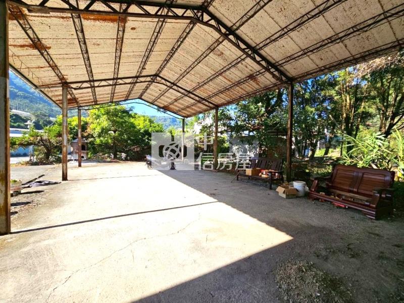 國姓臨路20米大地坪角地房屋室內格局與周邊環境