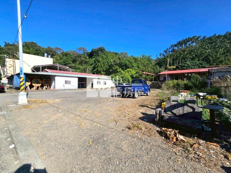 國姓臨路20米大地坪角地房屋室內格局與周邊環境