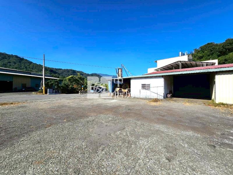 國姓臨路20米大地坪角地房屋室內格局與周邊環境