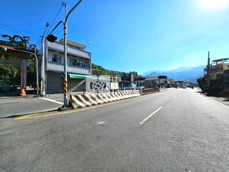 國姓臨路20米大地坪角地房屋室內格局與周邊環境