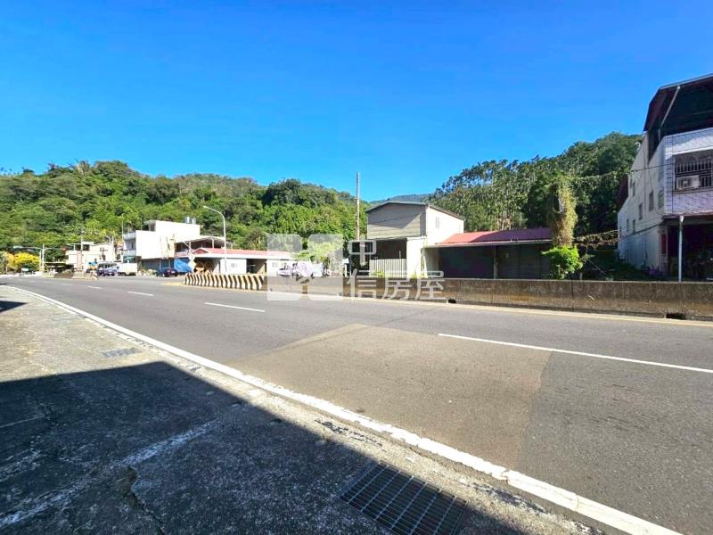 國姓臨路20米大地坪角地房屋室內格局與周邊環境