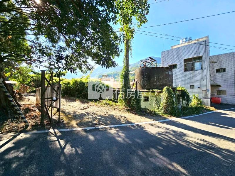 國姓臨路20米大地坪角地房屋室內格局與周邊環境