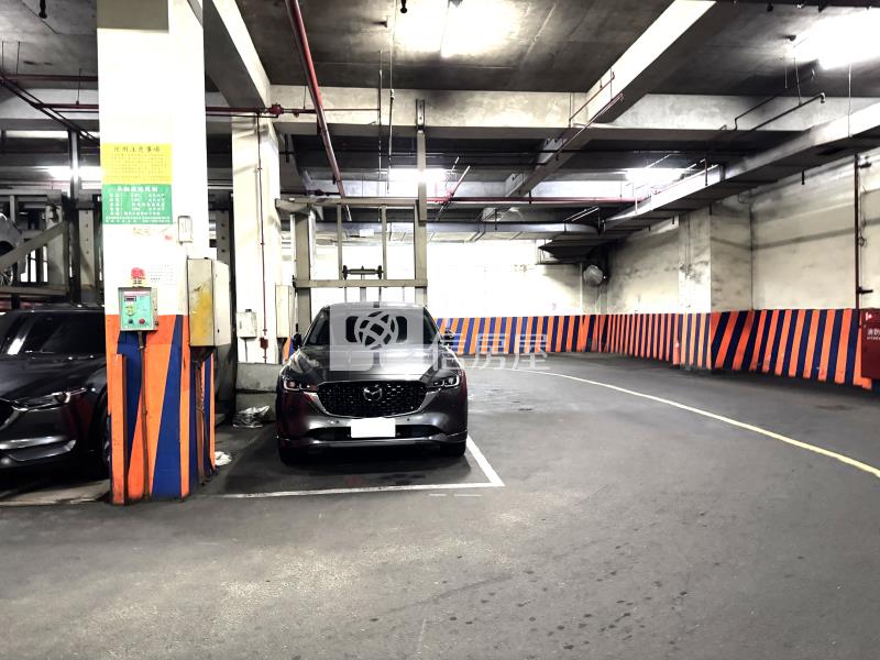 新中元年大3房雙車位房屋室內格局與周邊環境