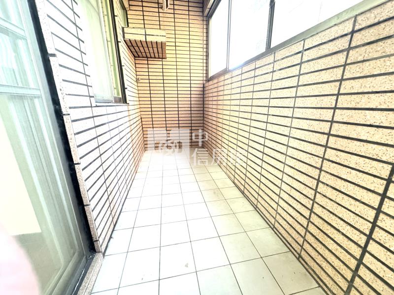 新中元年大3房雙車位房屋室內格局與周邊環境