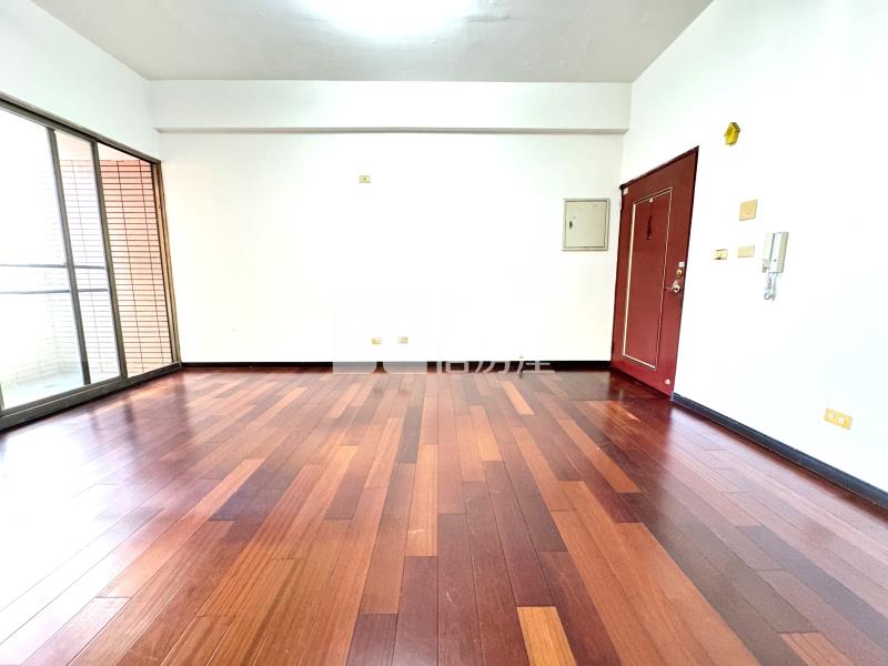 新中元年大3房雙車位房屋室內格局與周邊環境