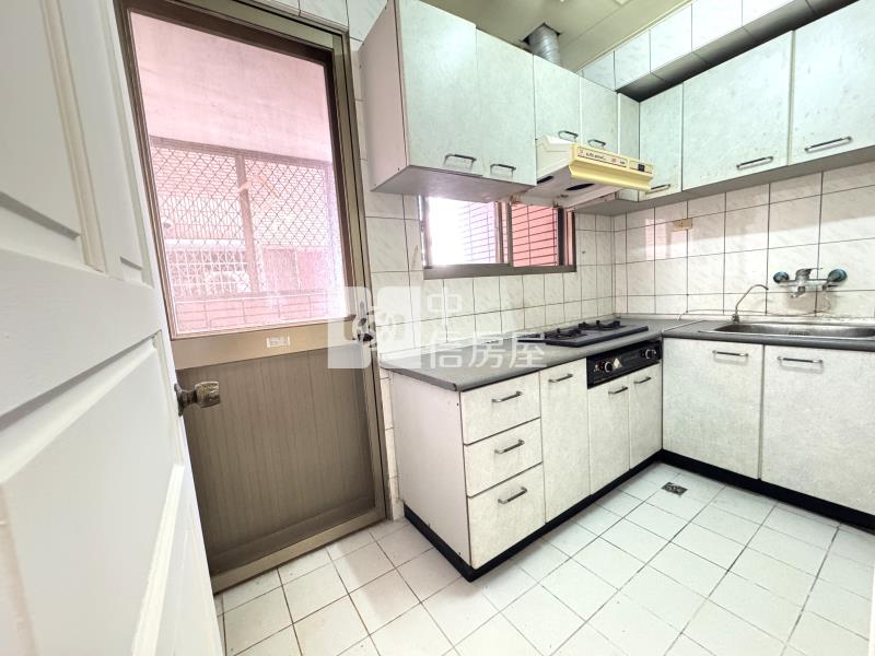 新中元年大3房雙車位房屋室內格局與周邊環境