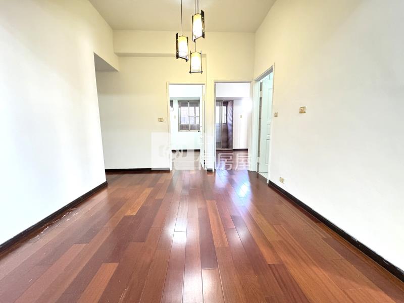 新中元年大3房雙車位房屋室內格局與周邊環境