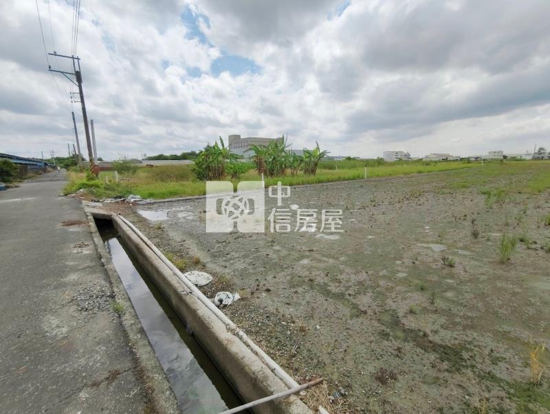 西港中洲一分有水有電美農地房屋室內格局與周邊環境
