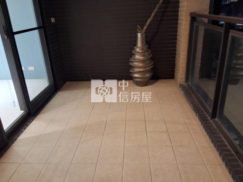 專(龍騰)永華路2段雙車景觀豪宅房屋室內格局與周邊環境