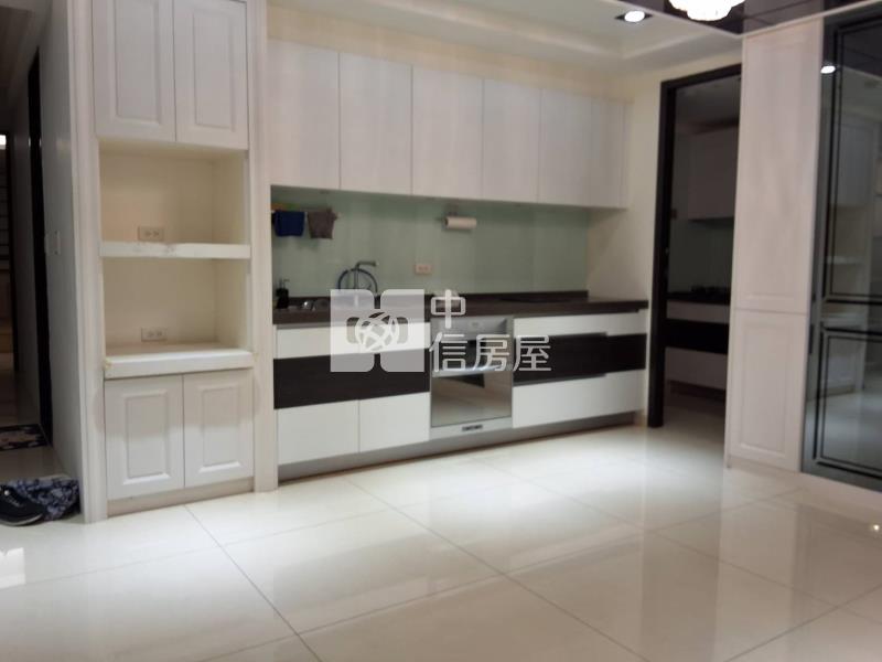 專(龍騰)永華路2段雙車景觀豪宅房屋室內格局與周邊環境