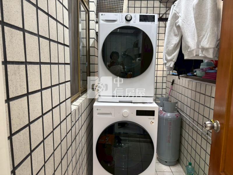 星巴克旁華廈房屋室內格局與周邊環境