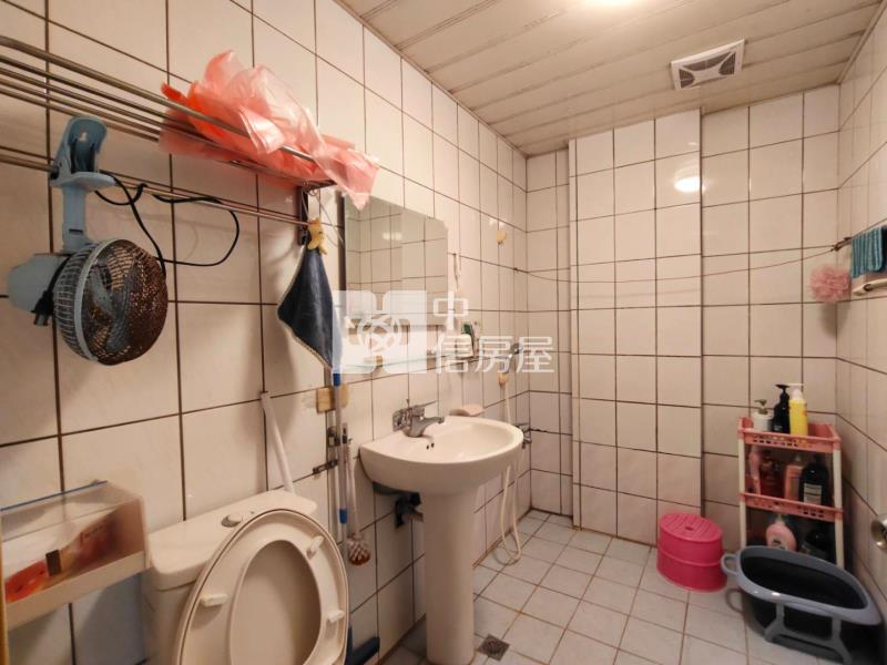 【專任】平鎮家樂福旁美透天(室內車庫)房屋室內格局與周邊環境