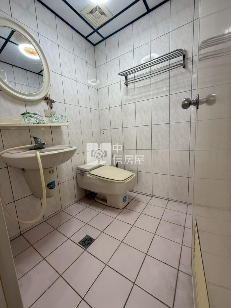 近體育園區電梯大三房房屋室內格局與周邊環境