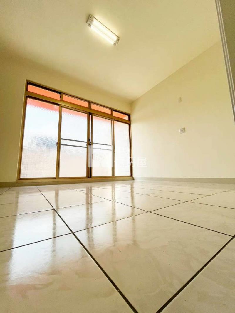 大村明星社區車庫別墅房屋室內格局與周邊環境