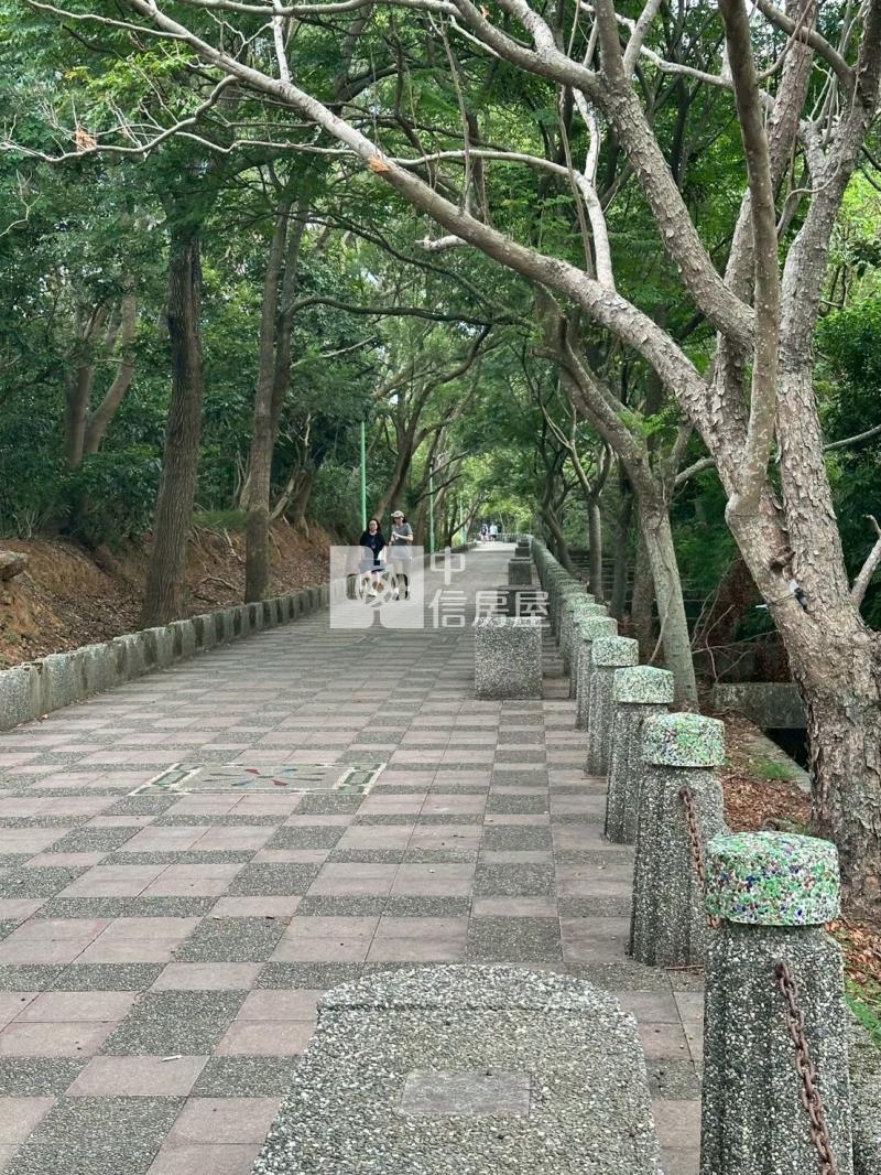 麒麟山莊邊間大地坪近交流道別墅房屋室內格局與周邊環境