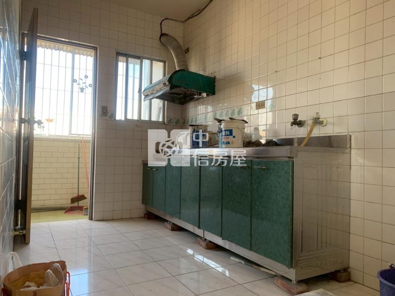 日新國小整新明亮三房房屋室內格局與周邊環境