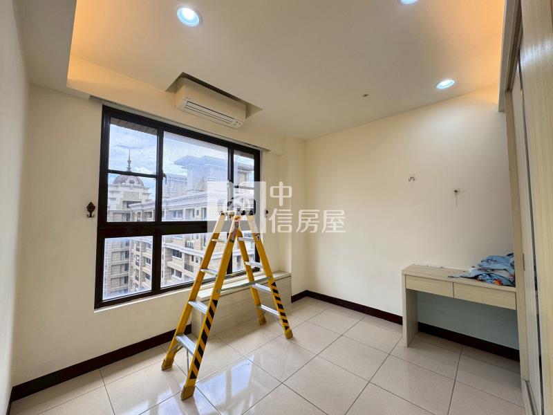 南勢幸福公園3+1房子母車房屋室內格局與周邊環境