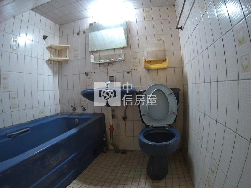 買到賺到!前院車庫× 孝親房|仁愛醫院旁大地坪透天房屋室內格局與周邊環境