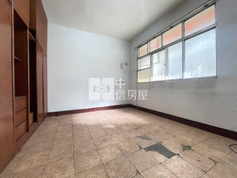 買到賺到!前院車庫× 孝親房|仁愛醫院旁大地坪透天房屋室內格局與周邊環境