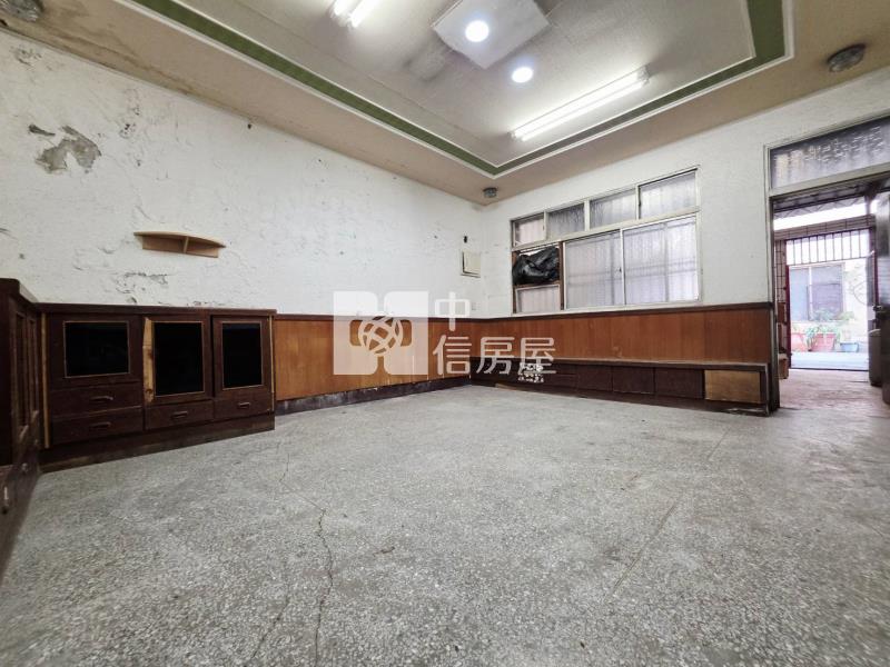 買到賺到!前院車庫× 孝親房|仁愛醫院旁大地坪透天房屋室內格局與周邊環境