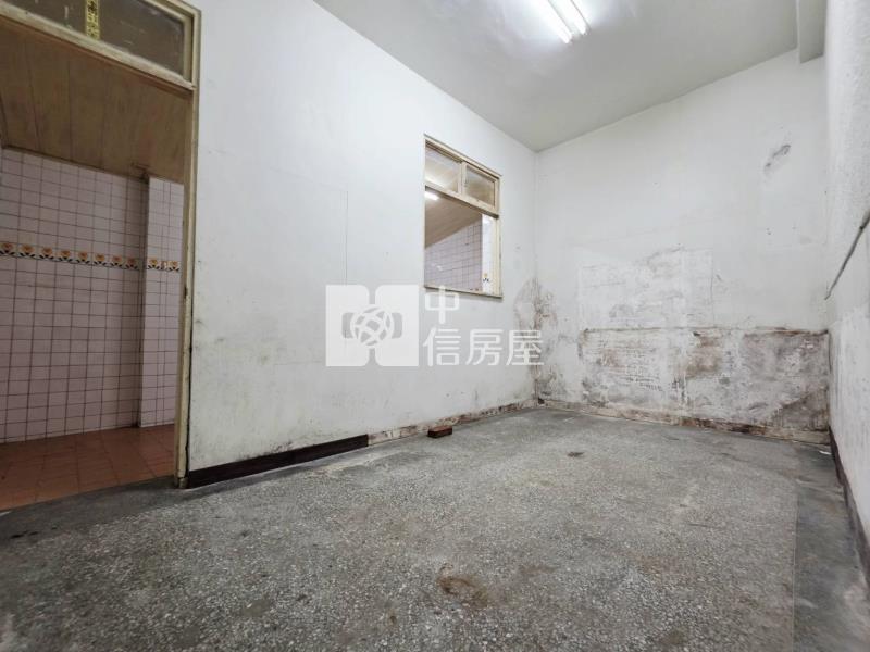 買到賺到!前院車庫× 孝親房|仁愛醫院旁大地坪透天房屋室內格局與周邊環境