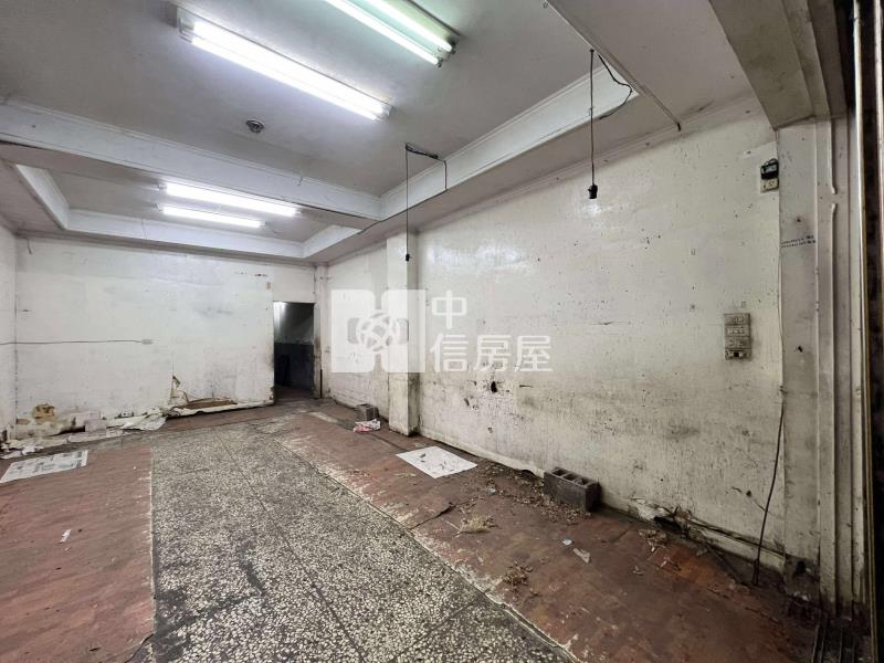 正向上市場稀有釋出黃金透店房屋室內格局與周邊環境