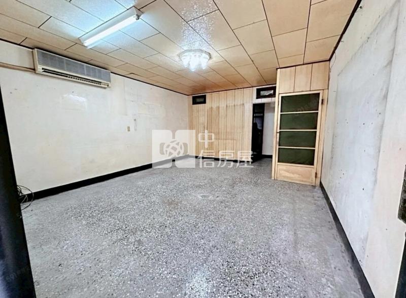 龍岡路大地坪透天房屋室內格局與周邊環境