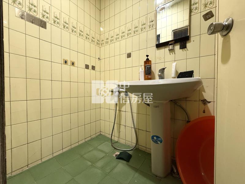 稀有西屯乙工透天房屋室內格局與周邊環境