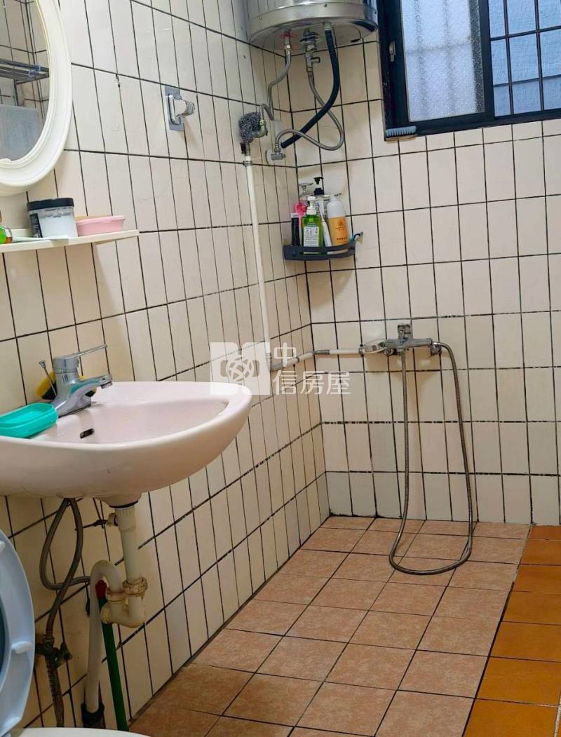 健保局三角金透店房屋室內格局與周邊環境