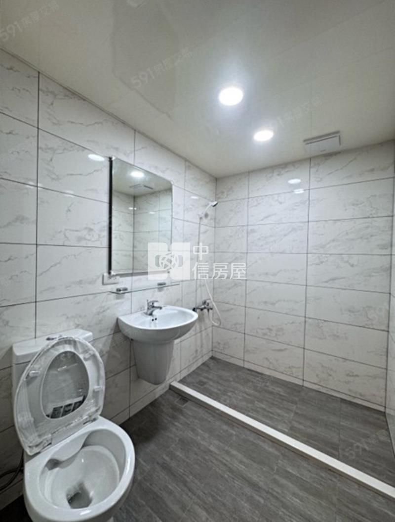 中壢體育園區整新二房房屋室內格局與周邊環境