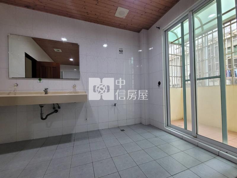 好市多優質車庫透天房屋室內格局與周邊環境