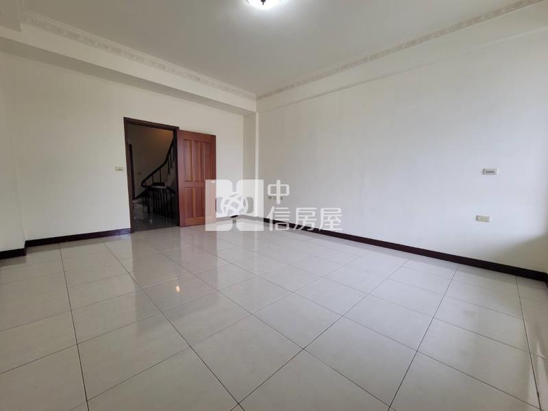 好市多優質車庫透天房屋室內格局與周邊環境